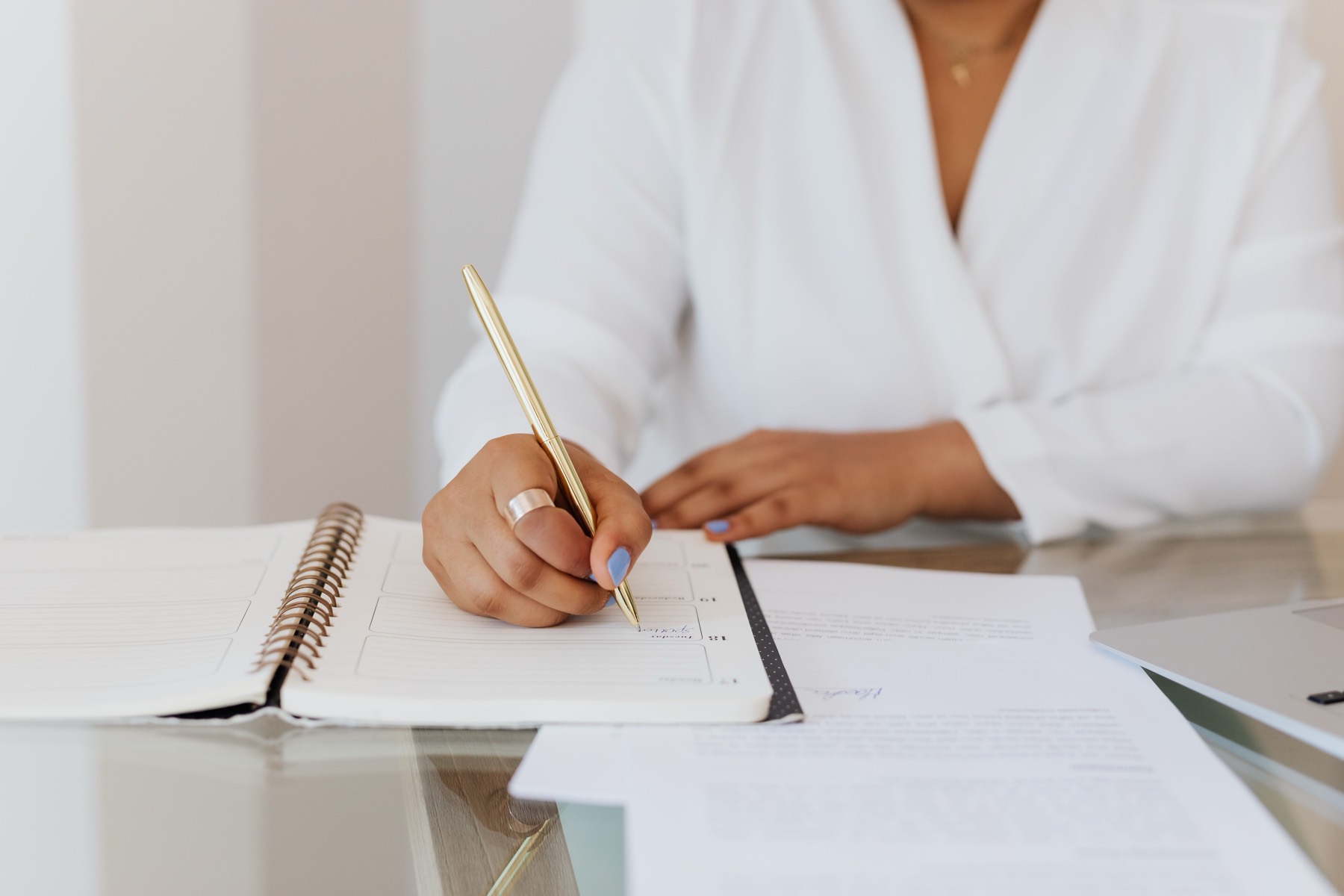 Housnati.S, consultante en stratégie et communication